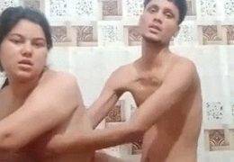 Bidadari Ranjang Di Kamar Mandi