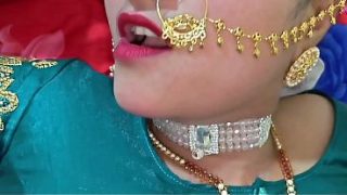 Pasangan India Seksi Bercinta Romantis Di Kamar Dengan Suara Hindi Yang Jelas