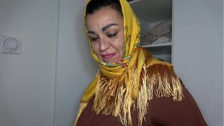 Arab Hijab Milf Montok Siap Melayani Hasratmu