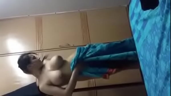 Bhabhi Basah Menggoda Usai Mandi