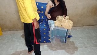 Saat Pertama Kali Di Rumah Mertua, Si Mantu Ngewein Mertua Perempuan Dengan Suara Hindi Yang Jelas Dan Penuh Nafsu.