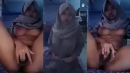 Skandal Mahasiswi Meruchan Hijab Part 2, Dada Montok Goyangin Pantat Sambil Nunggingin