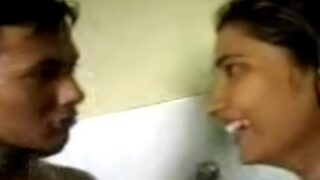 Video Mesum Pasangan Kuliah Di Kamar Mandi, Crot Mereka Berantakan