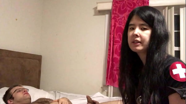 Alexandria Wu Jadi Dokter Asia Seksi Di Ruang Darurat, Siap Dipanggil Kapan Aja Buat Obati Hasratmu.