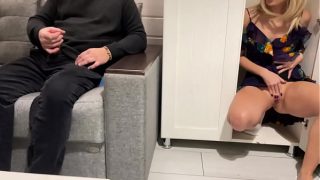 Ibu Tiri Ngintip Anak Tiri Nonton Bokep Sambil Col*i, Lalu Nge**knya Habis-habisan