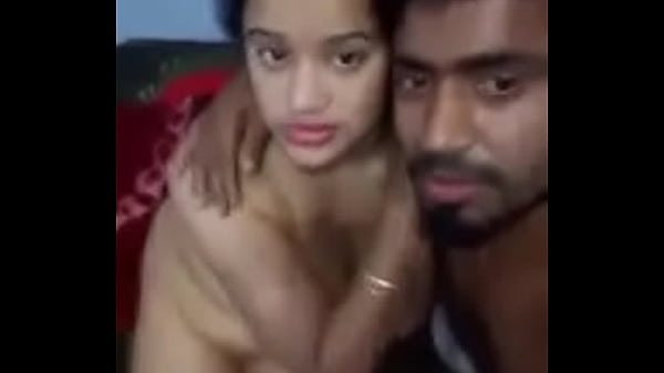 Cewek India Gue, Pasrah Aja Nikmatin Setiap Sentuhan.