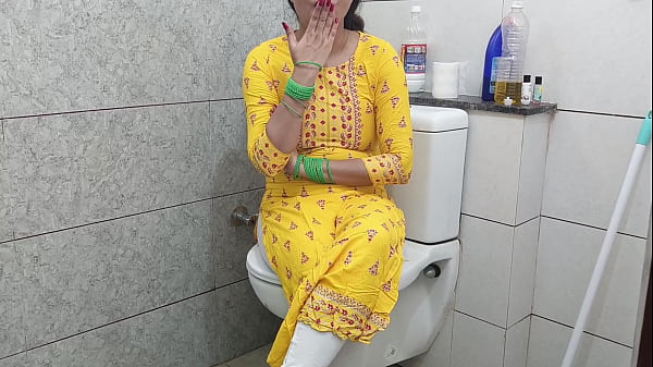 Ibu Tiri India Yang Panas Ngentot Anak Tiri Kotor Di Kamar Mandi, Suara Hindi Bikin Makin Nafsu.