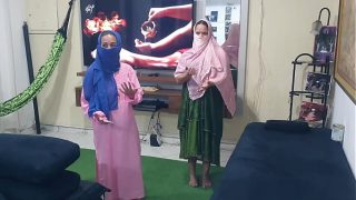 Setelah Pijat Tantra, Dia Sodorkan Anak Perawan Desi Buat Digenjot
