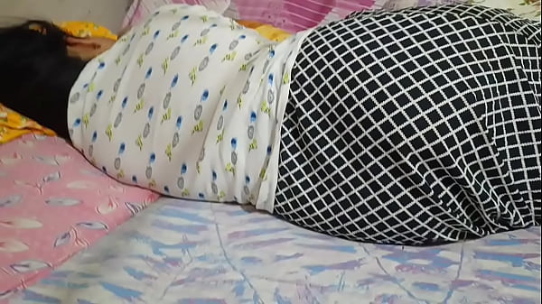 Desi Ibu Rumah Tangga Ngegas Nikmatin Sesi Ngentot Panas