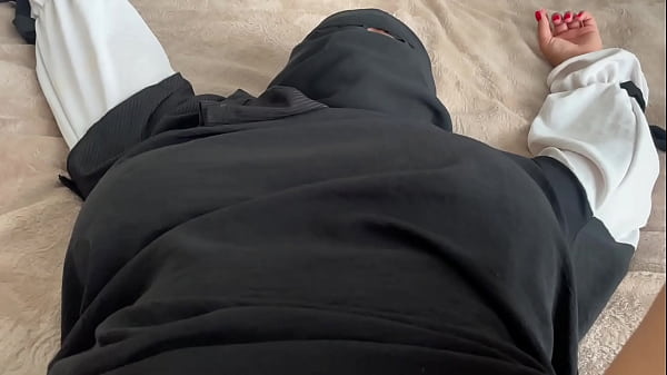 Pembantu Arab Bikin Kliennya Tegang Lihat Memek Sempit Dan Tetek Gede Yang Menggoda.