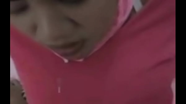 Hijabnya Dibuka, Nafsu Liar Dimulai.