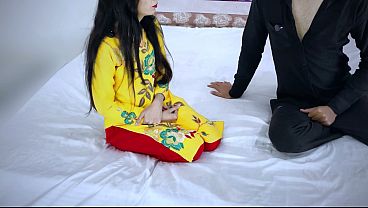 Ibu Tiriku Terpaksa Ngocok Memeknya Sama Tukang Warung Biar Gak Bayar.