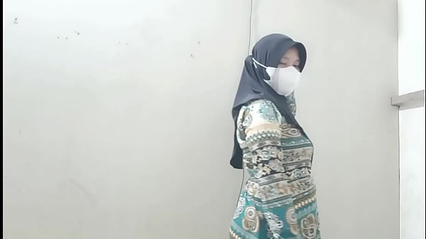 Ngentotin Bini Tetangga Pas Suaminya Cabut Ke Kantor