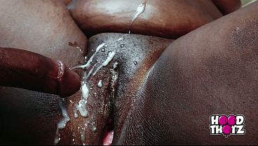 Dua Kontol Besar Lagi Ngewe Tante Afrika Gemuk Montok Mereka.
