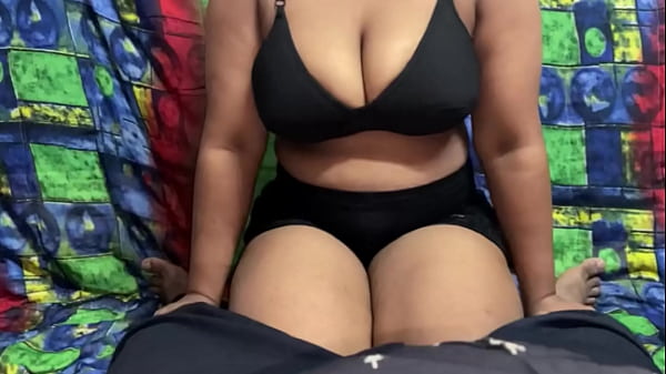 Tante Ngangkang Digoyang Adek Kandung, Video Mms Viral Pecah.