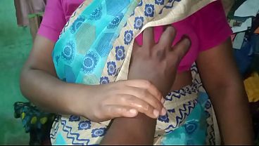 Ibu Rumah Tangga Priyanka India Siap Melayani Nafsu Di Rumah.
