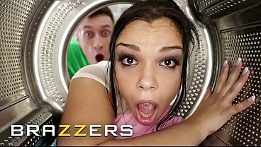 Brandal – Situasi Macet Liar Bikin Cewek-cewek Kepepet, Berujung Ngentot Panas Bareng Bintang-bintang Terbesar Brazzers