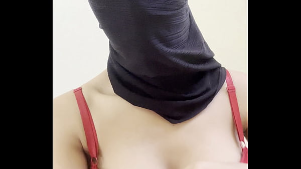 Gadis Arab Berhijab Dan Bercadar Ini Mainin Tetek Gede Dan Bulat Sempurna Bikin Ngiler