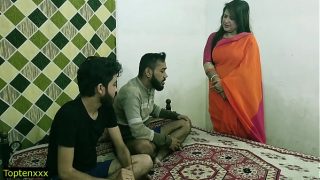 Ibu Malkin Lagi Seru-serunya Digebrak Dua Bocah Muda, Suara Crotnya Jelas Bikin Makin Panas!