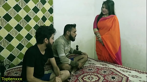 Ibu Malkin Lagi Seru-serunya Digebrak Dua Bocah Muda, Suara Crotnya Jelas Bikin Makin Panas!