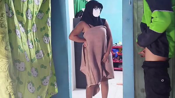 Kepergok Ojol Pas Lagi Mainin Kontol Sambil Nunggu Makanan
