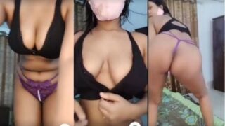Ngentot Nih, Cewek Desi Bugil Goyang Erotis Biar Menang Game Online