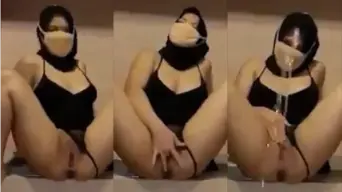 Tante Berhijab Muncrat Kayak Air Mancur, Becek Banget