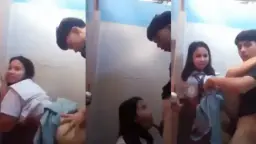 Terbaru, Bocil Smp Lagi Crot Di Wc Sekolah, Basah Kuyup Kena Muncrat.
