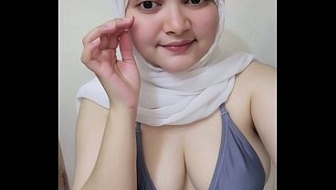 Hari-hari Pertama Goyang Twerk Pakai Hijab, Bikin Makin Panas Dan Menggoda.
