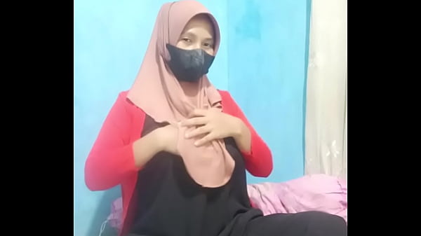 Gadis Hijab Ngecol Sambil Mainin Dildo Sampe Crot Keluar Deras