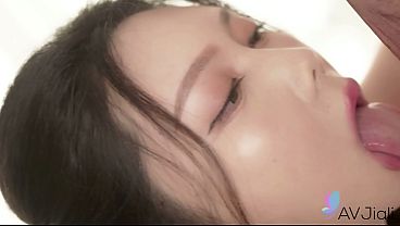 Cewek China Seksi Ban Ban Digebukin Keras Sampai Meringis.