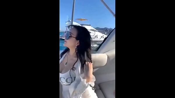 Cewek China, Keliatan Kayak Gitu Deh, Bikin Pengen Ngerasain.