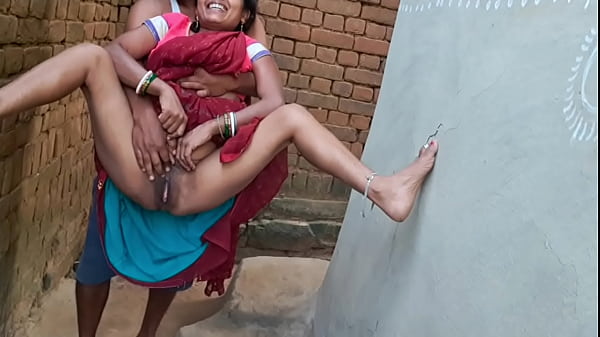 Goyangin Kontol Di Depan Cewek-cewek Desa India Yang Memeknya Besar