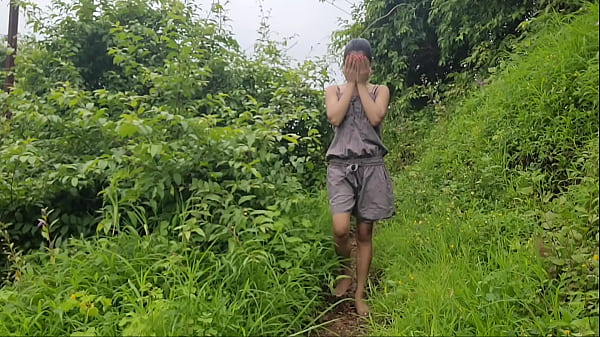 Desi Cewek Digebrak Abis Sama Adik Ipar Di Luar Rumah, Sampe Njerit-njerit Keenakan.