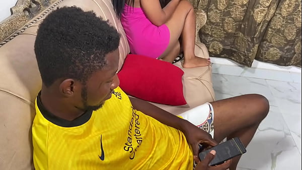 Ibu Tiriku Memanggilku Pengebor Memek Setelah Pengalaman Seks Yang Luar Biasa.