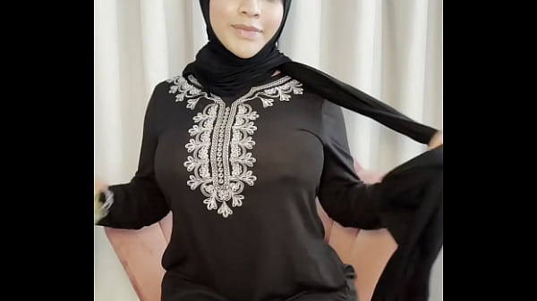 Yasmina Khan Sibuk Mainin Dildo Di Bulan Puasa, Nafsu Nggak Bisa Ditahan