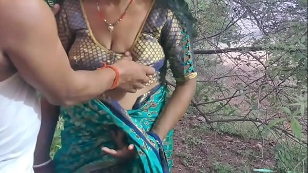 Desi Santhali Bhabhi Ngeseks Liar Di Luar, Nafsu Panas Bikin Basah