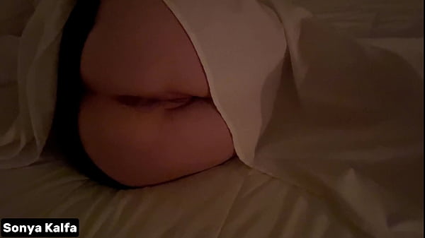Ibu Tiri Arab Horny Digebukin Sepanjang Malam Di Ranjang