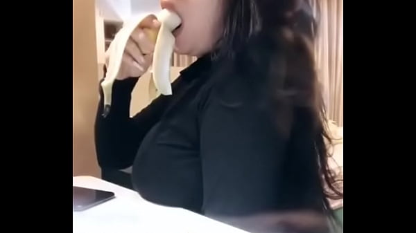 Monica Adhea, Si Model Indo, Ngewe Mulut Panas, Sange Banget Bikin Crot.