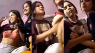 Gadis-gadis Desi Di Kos Saling Meremas Payudara
