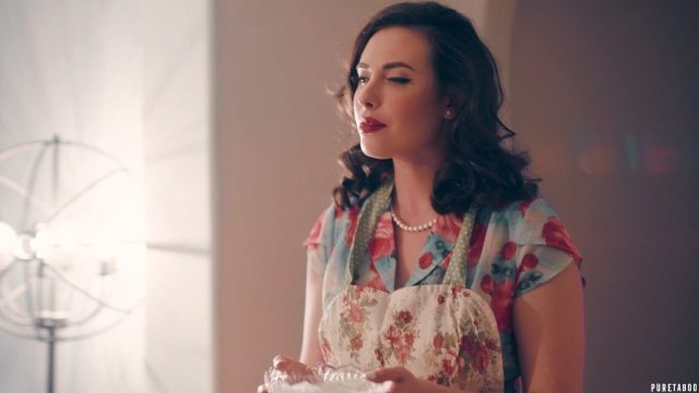 Ngentotin Mama Tiri, Whitney Wright & Casey Calvert Pulang Kampung
