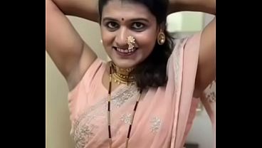 Wanita India Seksi Pamer Ketiak Basah, Bikin Ngiler