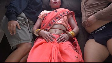 Nggak Pakai Sensor, Bokep Ibu Tiri India Sama Anak Tiri, Bikin Makin Panas, Desi Hot Banget.
