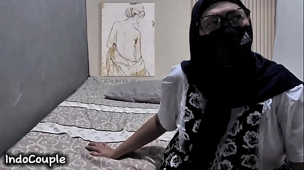 Istri Montok Indo Lagi Nikmatin Ngentot Anal Sama Selingkuhan Rahasianya
