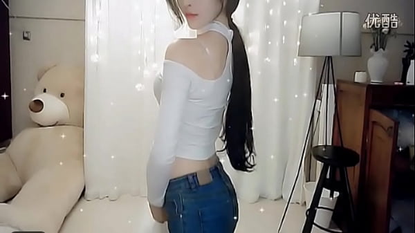 Cewek China Seksi Goyang Goyang Di Depan Kamera
