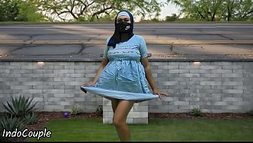 Hijab Mahasiswi Muslim Jogging Di Tempat Umum, Ngewe Demi Duit.