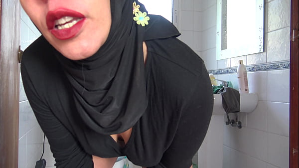 Turki Biseksual Milf Ngocok Dari Memek Bulu Lebatnya