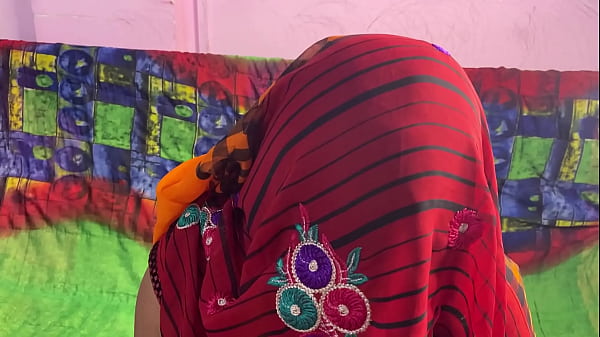 Sasur Ne Apni Bahu Ko Choda Jab Wo Sone Ja Rahi Thi, Desi Indian Hard Sex Fuck Viral Mms Xvideo Dengan Suara Hindi Yang Bikin Makin Panas.