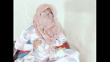 Tante Seksi Indonesia Viral Colmek Pakai Botol, Bikin Makin Greget