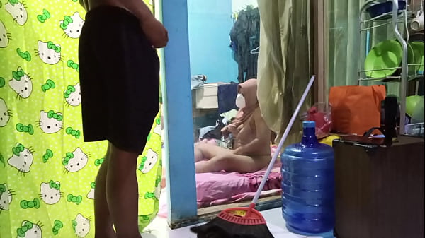 Ngentot Istri Temen Yang Lagi Sibuk Colmek, Bikin Makin Basah Dan Panas